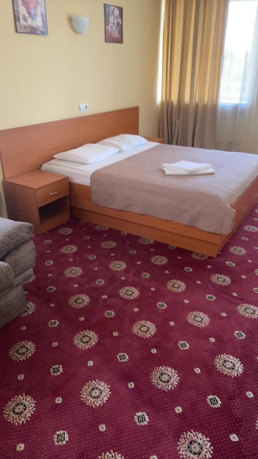 Hotel ім олександра довженка ніка