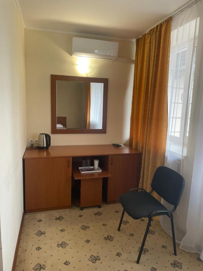 Hotel ім олександра довженка ніка Kyiv